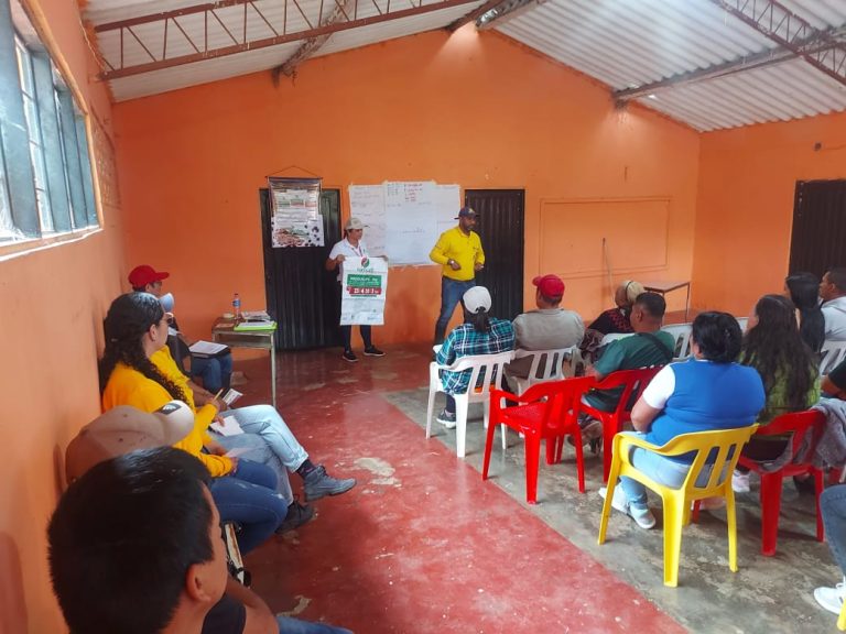 Capacitamos a caficultores de La Argentina, Huila, en nutrición del cultivo de café