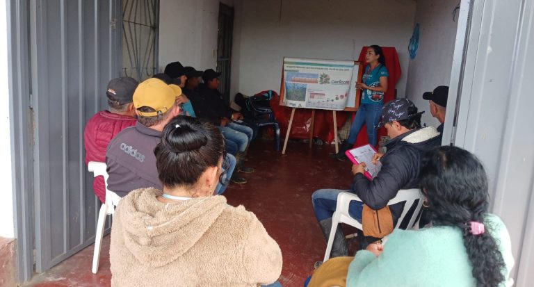 90 caficultores fortalecen sus conocimientos en día de campo en Acevedo