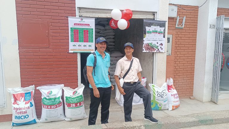 Impulsamos la comercialización de insumos en Rioblanco con jornada técnica en almacén de Cafisur