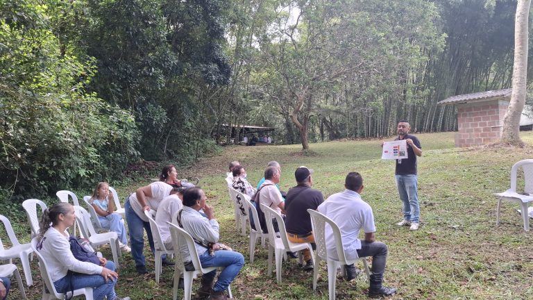 Acompañamos el lanzamiento del Plan 180 de Coopcafer en jornada de campo con caficultores