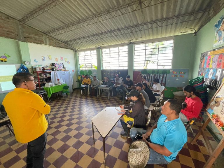 Caficultores de Obando fortalecieron sus conocimientos en productividad y buenas prácticas agronómicas
