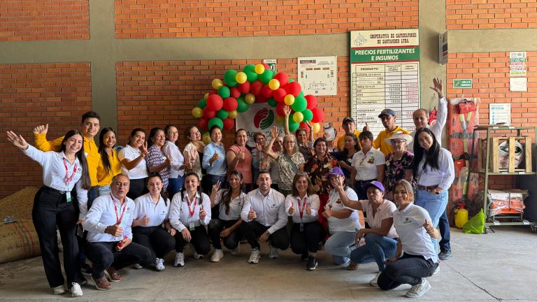 Mujeres caficultoras de la Asociación Asocomucas y la Seccional Socorro recibieron capacitación cafetera