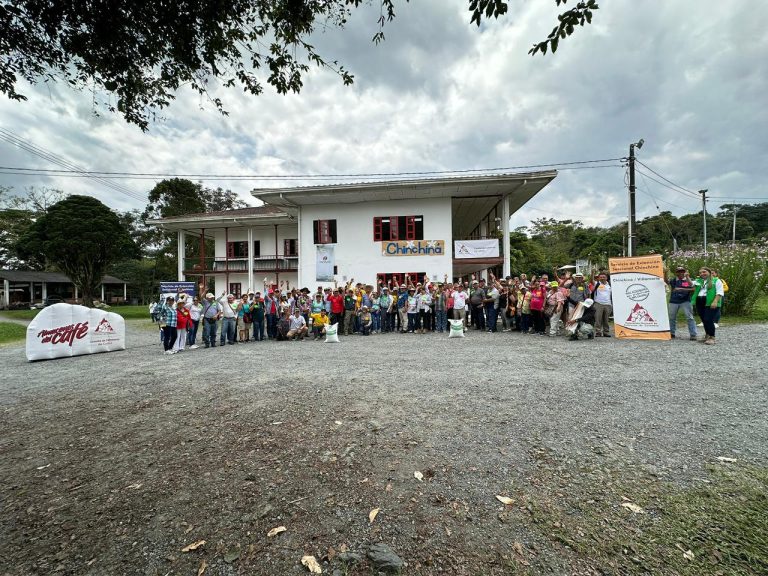 Capacitación en nutrición del café reunió a 150 caficultores en Chinchiná, Caldas