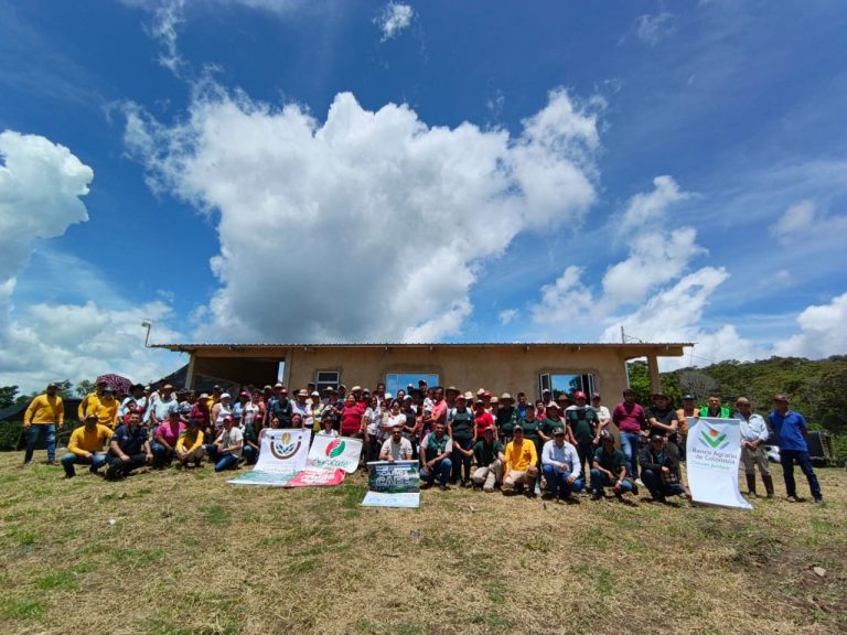 Participamos en día de campo en Guapotá con apuesta por la nutrición del cafetal