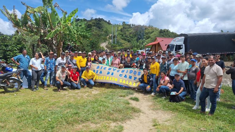 90 caficultores participaron en día de campo enfocado en nutrición del café en etapa de producción