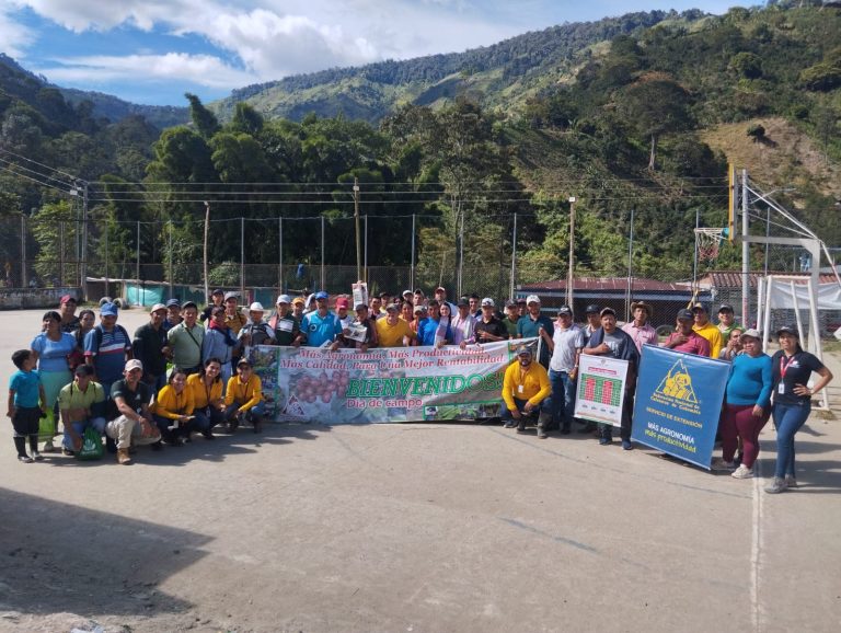 Se capacitó a más de 80 caficultores en fertilización responsable en Rioblanco, Tolima
