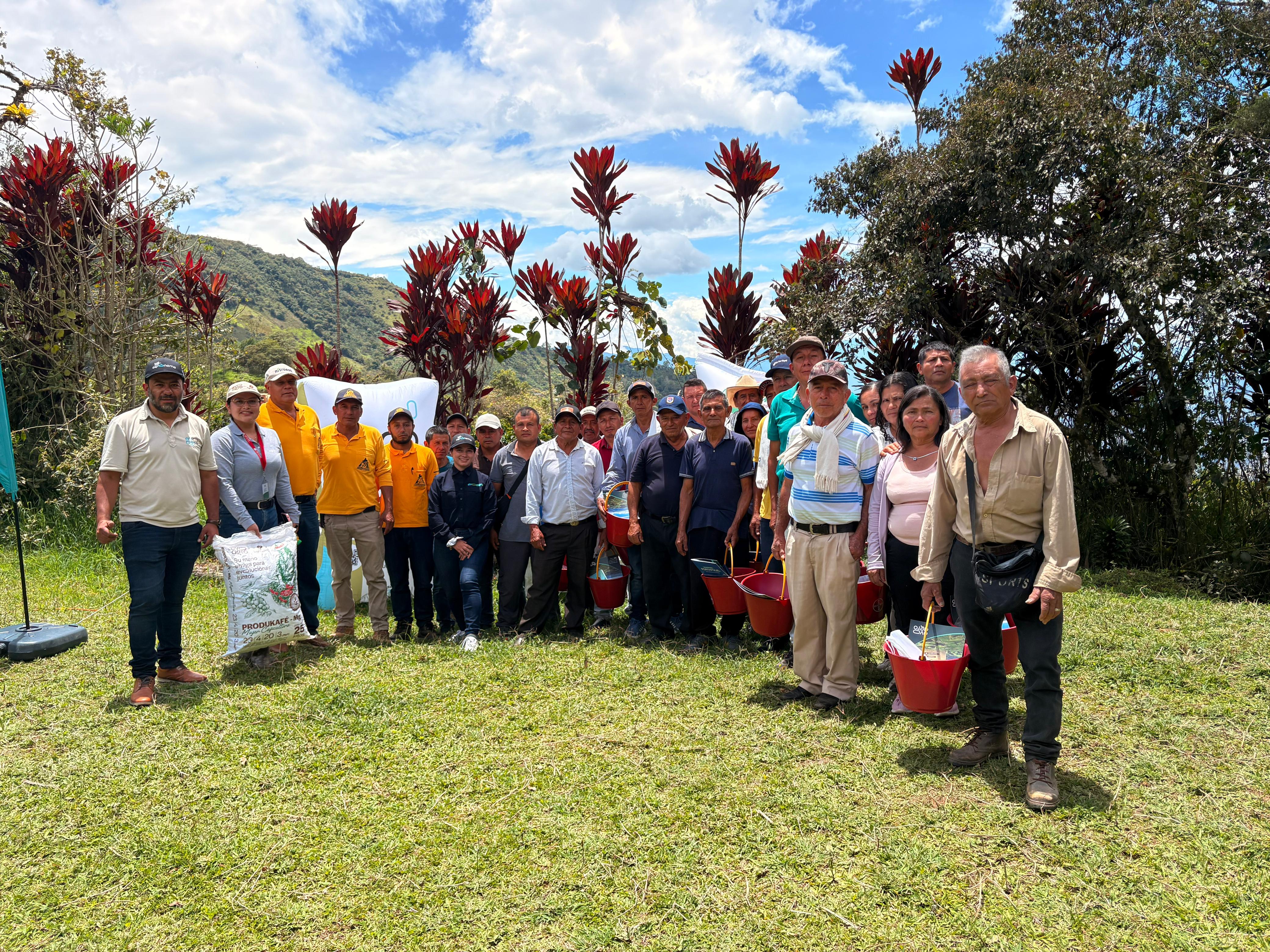 Día de campo en Taminango: caficultores fortalecen sus conocimientos en fertilización y nutrición vegetal
